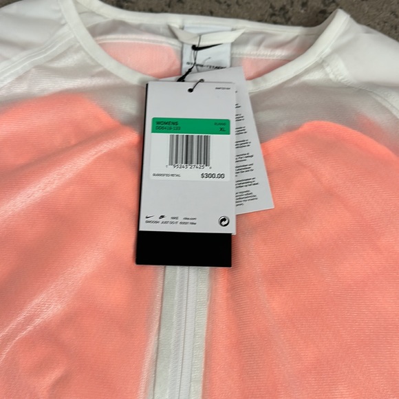 Nike Womens Storm-Fit Adv Running Jacket - Picture 2 of 11